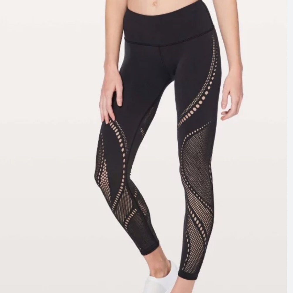 Lululemon x Barry’s collab tights